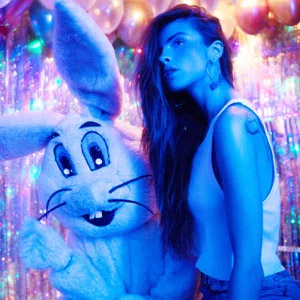 Disco Pessoa certa hora errada de Giulia Be